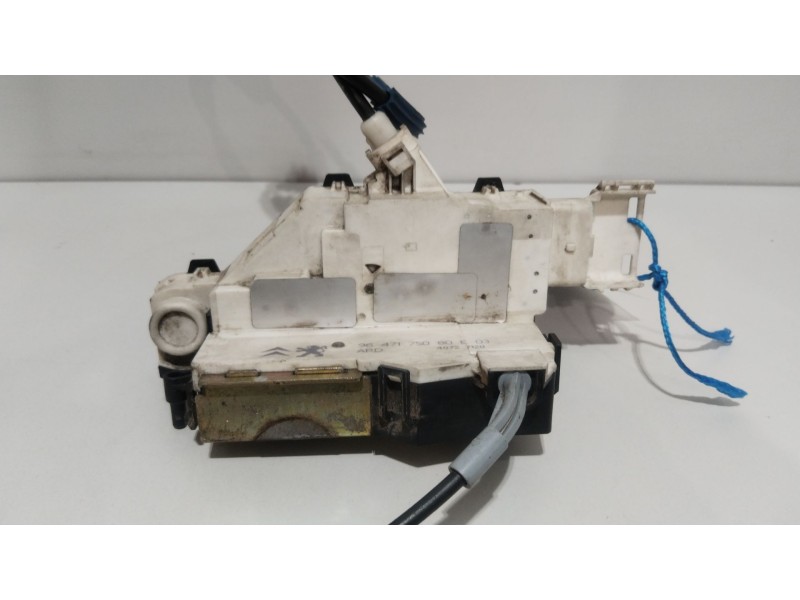 Recambio de cerradura puerta trasera izquierda para citroën c4 berlina sx referencia OEM IAM 9647175080E03  