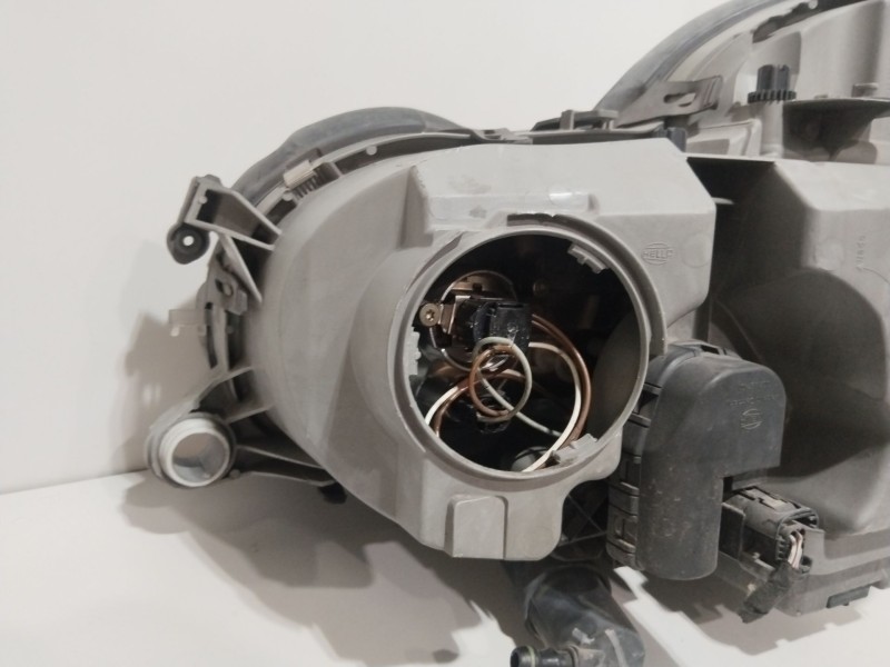 Recambio de faro derecho para mercedes-benz clase e (w210) berlina 240 (210.062) referencia OEM IAM 2108204061  