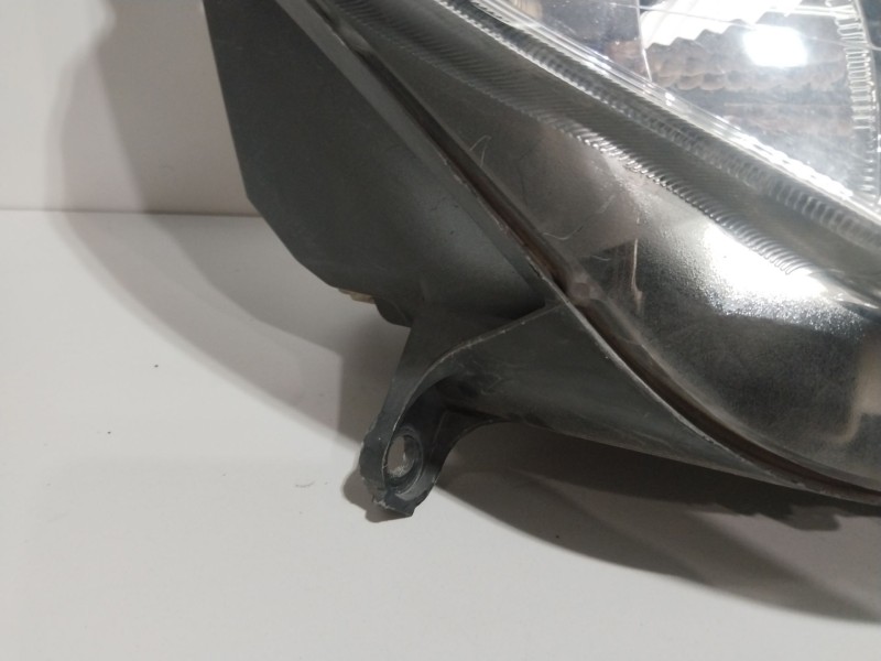 Recambio de faro derecho para citroën c5 berlina attraction referencia OEM IAM 9650055880  