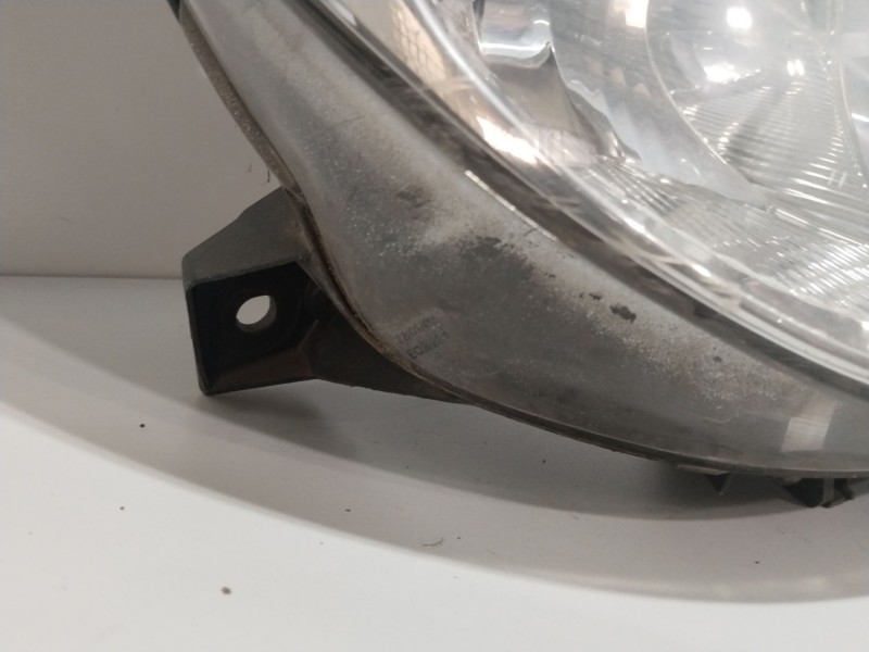 Recambio de faro derecho para citroën c5 berlina 2.0 hdi sx referencia OEM IAM 6205X2  