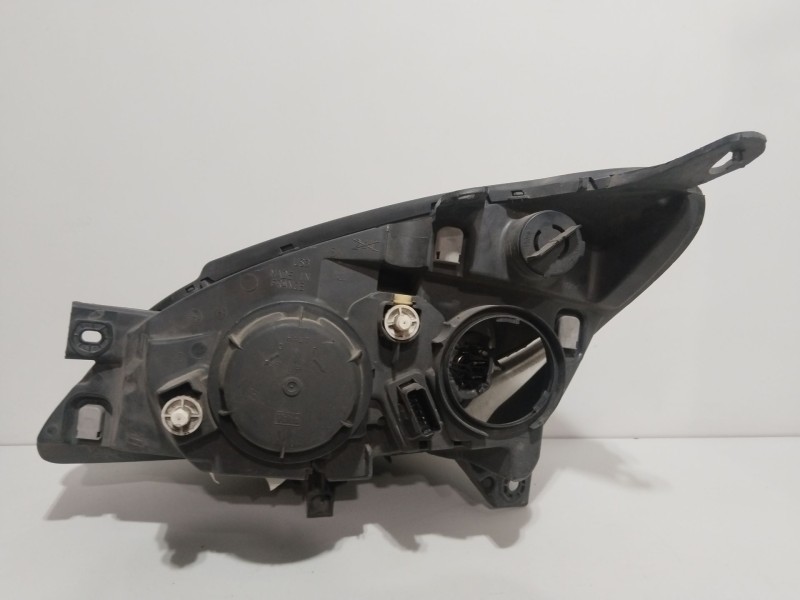 Recambio de faro derecho para citroën c5 berlina 2.0 hdi sx referencia OEM IAM 6205X2  