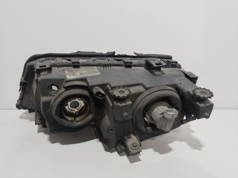 Recambio de faro derecho para bmw serie 3 berlina (e46) 320d referencia OEM IAM 63127165770  