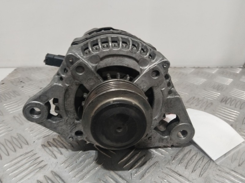 Recambio de alternador para fiat croma (194_) 2.2 16v referencia OEM IAM 1042102780  