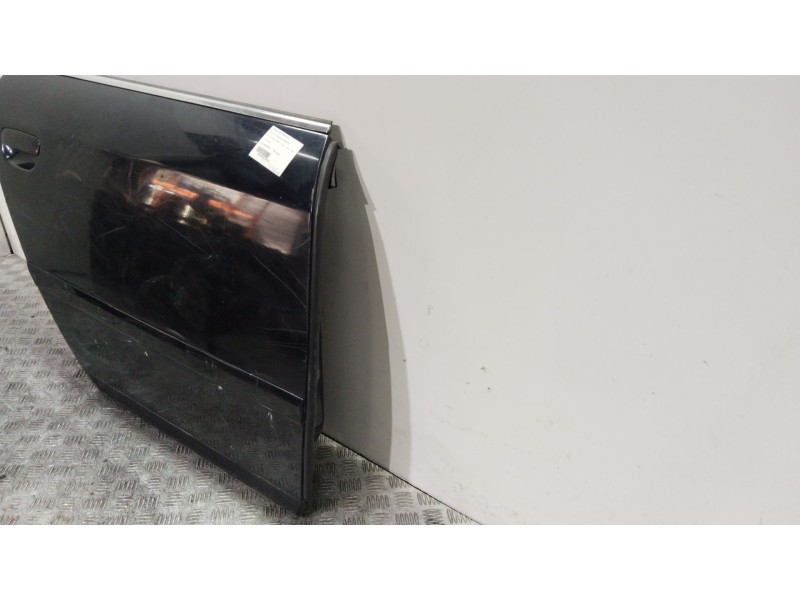 Recambio de puerta trasera derecha para audi a6 avant (4b5) 2.4 (121kw) referencia OEM IAM 4B0833052 NEGRO 
