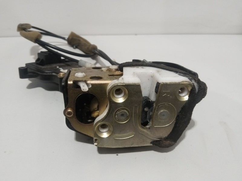 Recambio de cerradura puerta trasera derecha para mazda 6 hatchback (gg) 2.3 (gg3s) referencia OEM IAM A94A96R  