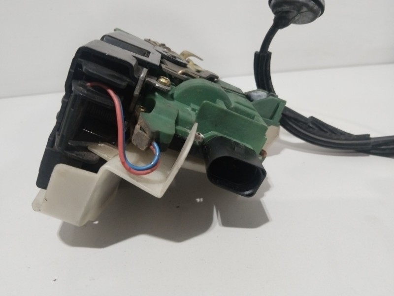 Recambio de cerradura puerta delantera izquierda para volkswagen passat berlina (3b3) comfortline referencia OEM IAM 3B0837349  