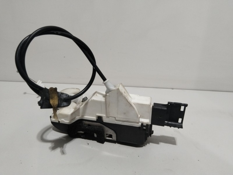 Recambio de cerradura puerta delantera izquierda para peugeot 308 sport referencia OEM IAM 567148  