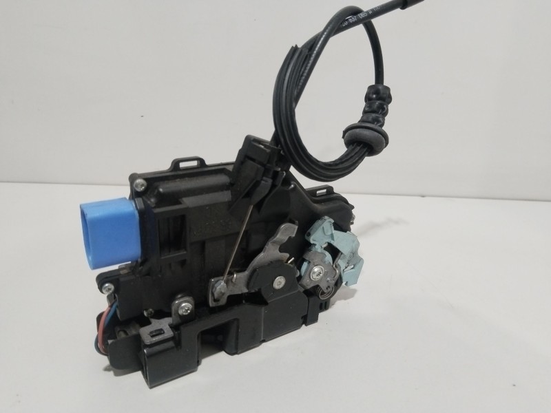 Recambio de cerradura puerta delantera derecha para skoda octavia berlina (1z3) ambition referencia OEM IAM PA6630%GF  