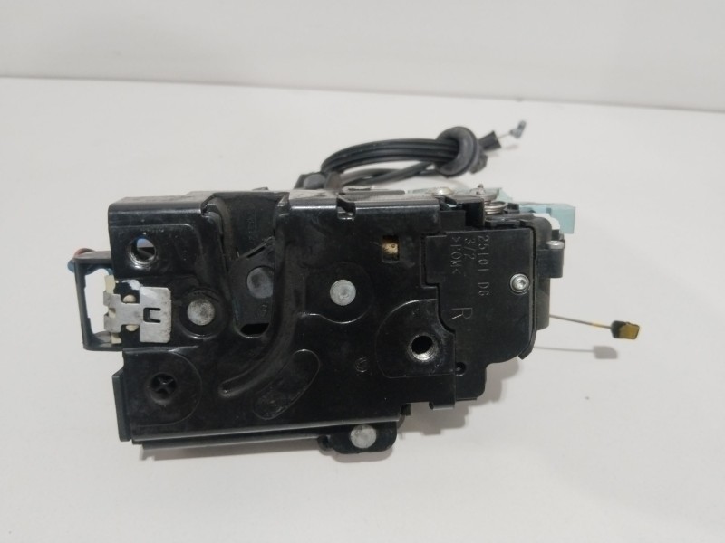 Recambio de cerradura puerta delantera derecha para skoda octavia berlina (1z3) ambition referencia OEM IAM PA6630%GF  