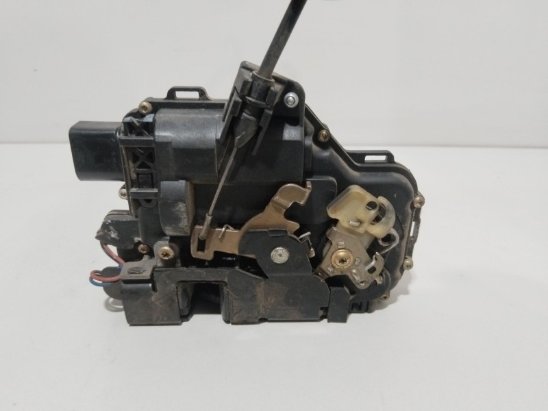 Recambio de cerradura puerta delantera derecha para volkswagen golf iv (1j1) 1.6 16v referencia OEM IAM 113690  