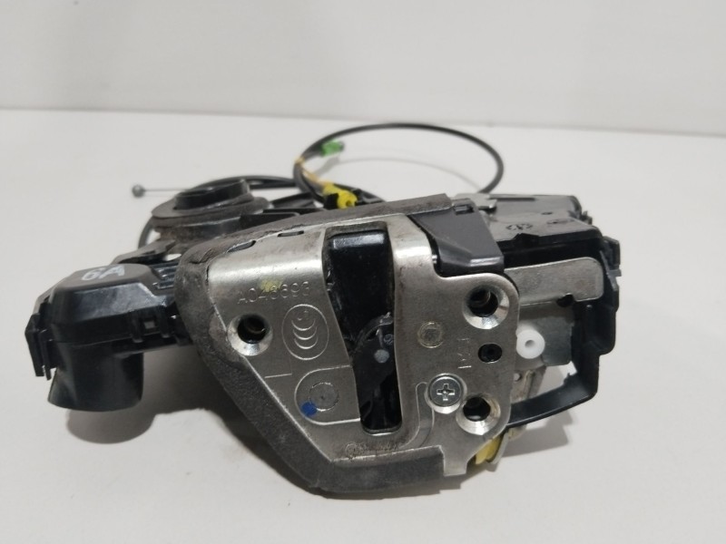 Recambio de cerradura puerta delantera izquierda para toyota auris (_e15_) 1.6 (zre151_) referencia OEM IAM 6904002210  