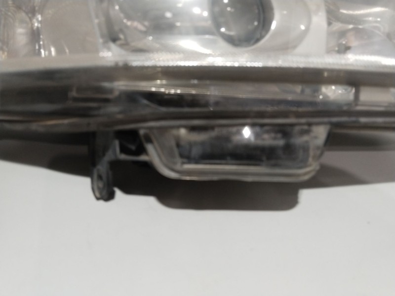 Recambio de faro derecho para opel vectra b berlina básico referencia OEM IAM 1216012  