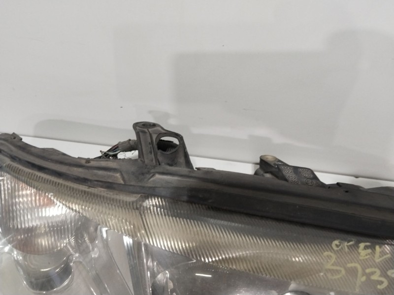 Recambio de faro derecho para opel vectra b berlina básico referencia OEM IAM 1216012  