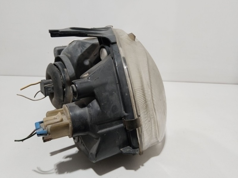 Recambio de faro derecho para opel corsa b sport referencia OEM IAM   