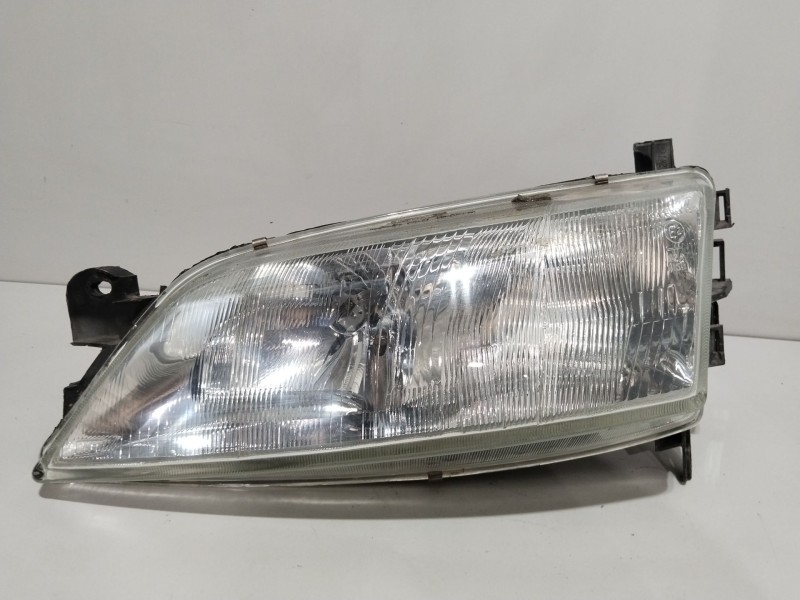 Recambio de faro izquierdo para opel vectra b berlina 1.8 16v referencia OEM IAM 88204968  