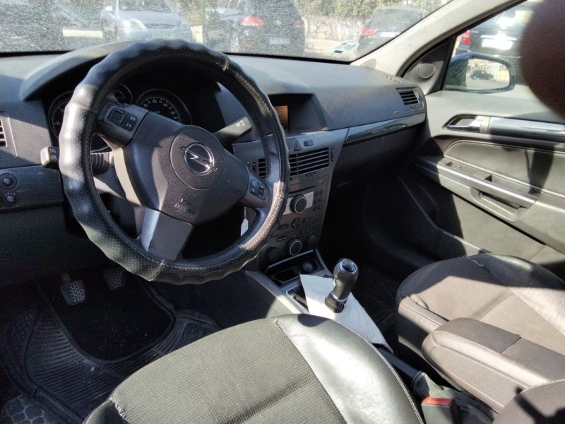 opel astra h (a04) del año 2005