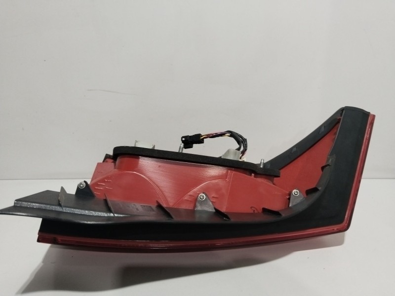 Recambio de piloto trasero derecho para cadillac bls 1.9 d referencia OEM IAM P12759588  67757981