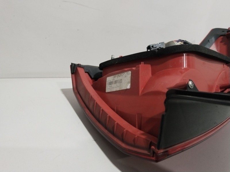 Recambio de piloto trasero derecho para cadillac bls 1.9 d referencia OEM IAM P12759588  67757981