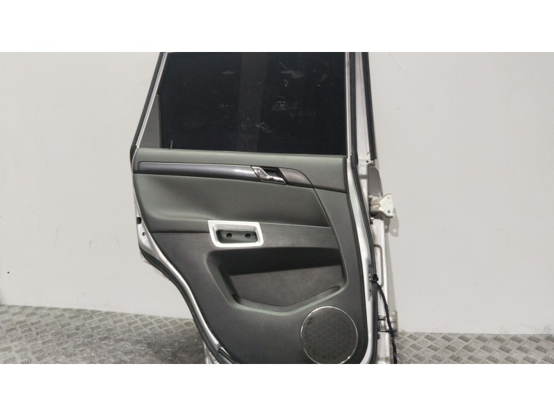 Recambio de puerta trasera izquierda para opel antara a (l07) 2.0 cdti referencia OEM IAM   PLATA