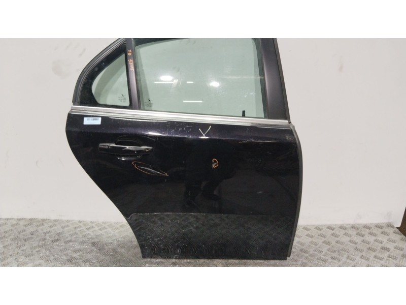 Recambio de puerta trasera derecha para cadillac bls 1.9 d referencia OEM IAM   NEGRO