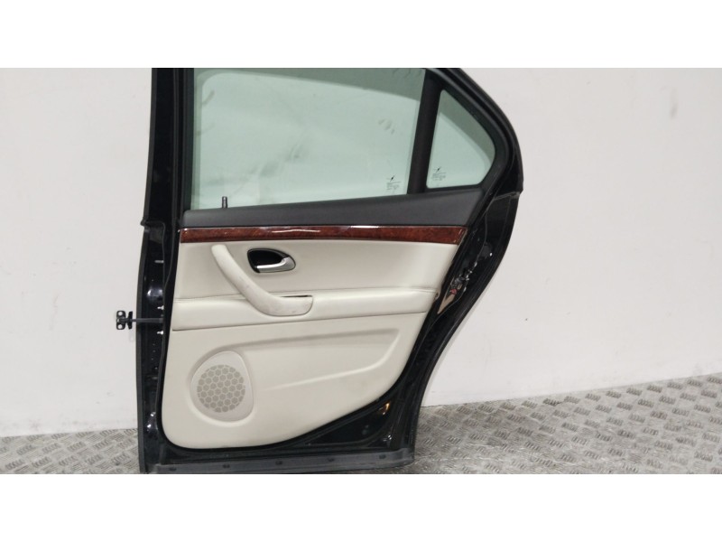 Recambio de puerta trasera derecha para cadillac bls 1.9 d referencia OEM IAM   NEGRO