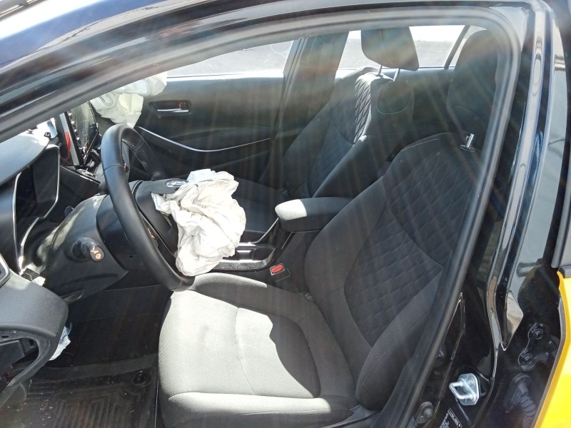 toyota corolla sedán (_e21_) del año 2023