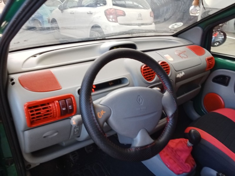 renault twingo i (c06_) del año 2001