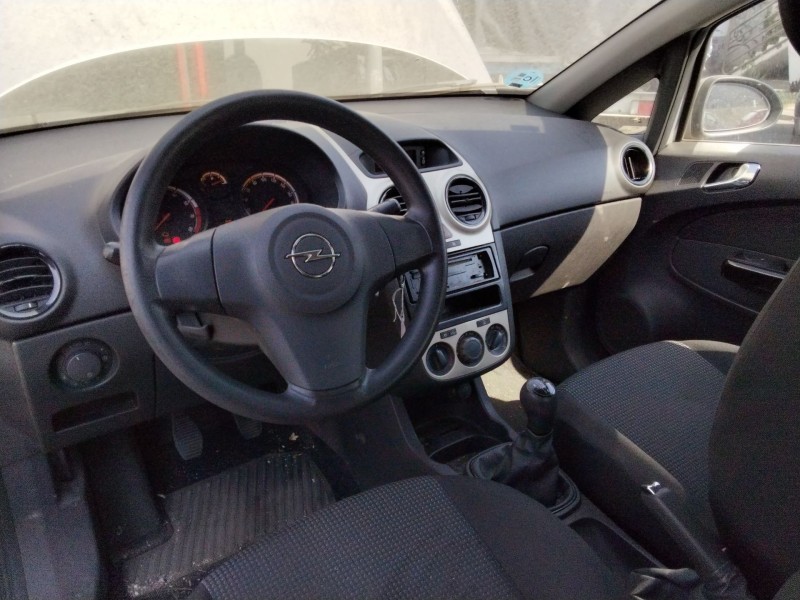 opel corsa d (s07) del año 2009