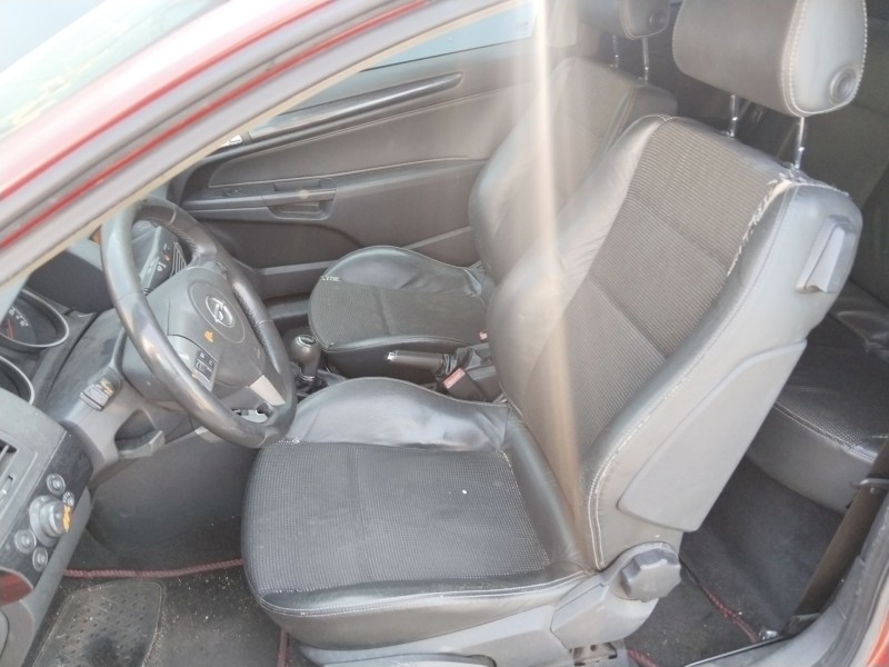 opel astra h gtc (a04) del año 2005