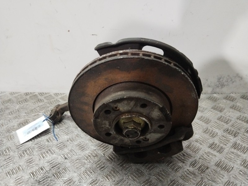 Recambio de mangueta delantera derecha para ssangyong rodius i 2.7 xdi referencia OEM IAM 4122021000  