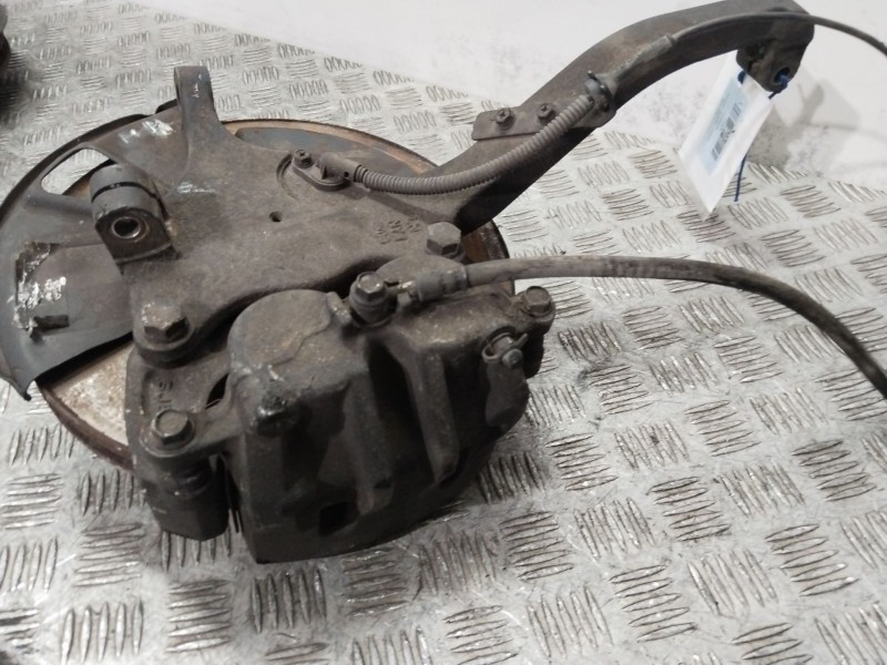 Recambio de mangueta delantera derecha para ssangyong rodius i 2.7 xdi referencia OEM IAM 4122021000  