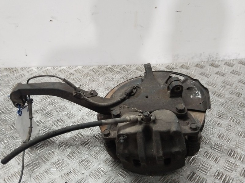 Recambio de mangueta delantera izquierda para ssangyong rodius i 2.7 xdi referencia OEM IAM 4121021000  