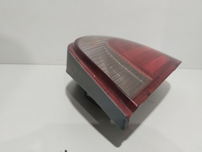 Recambio de piloto trasero derecho para toyota yaris (_p1_) 1.3 (ncp10_, scp12_) referencia OEM IAM 815500D010  