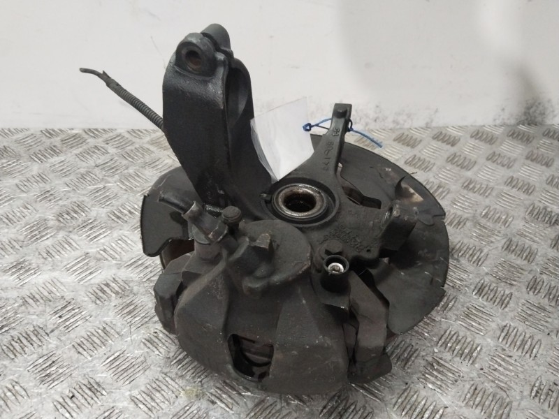 Recambio de mangueta delantera derecha para volvo s40 berlina momentum referencia OEM IAM 31212948  