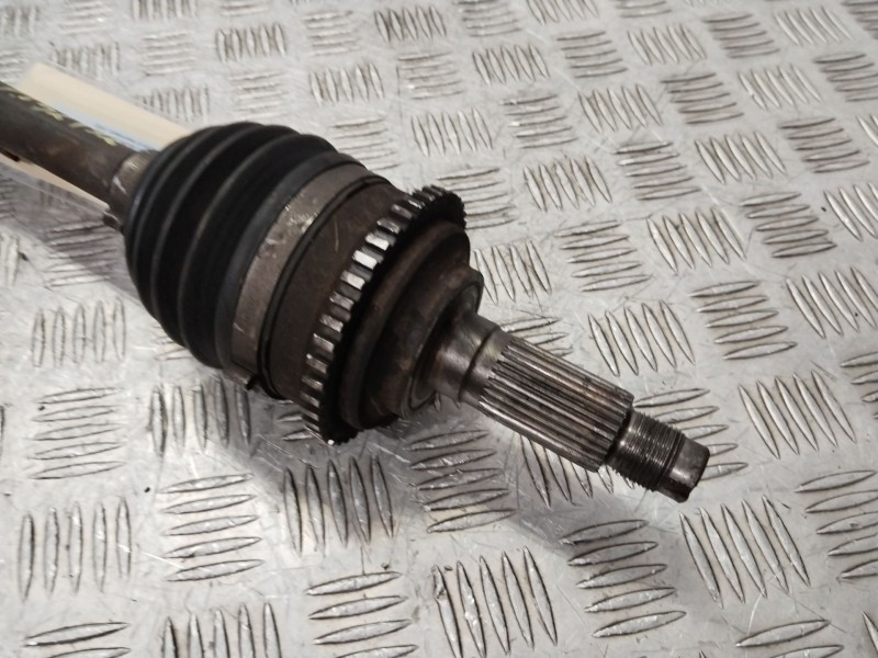 Recambio de transmision delantera izquierda para mazda 6 hatchback (gg) 2.0 di (gg14) referencia OEM IAM GD602560XB   Recambio de transmision delantera izquierda para mazda 6 hatchback (gg) 2.0 di (gg14) referencia OEM IAM GD602560XB