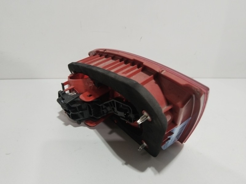 Recambio de piloto porton trasero izquierdo para seat leon (1p1) 1.6 tdi referencia OEM IAM 1P0945093F   Recambio de piloto porton trasero izquierdo para seat leon (1p1) 1.6 tdi referencia OEM IAM 1P0945093F