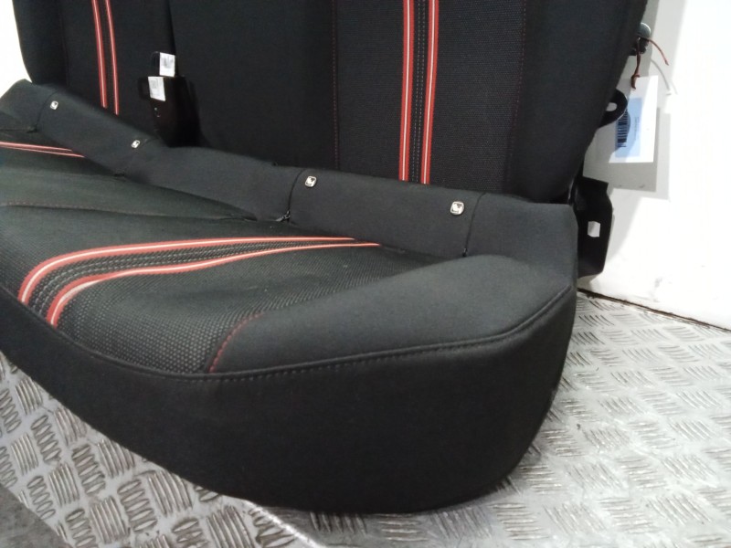 Recambio de asientos traseros para opel corsa f (p2jo) 1.2 (68) referencia OEM IAM   