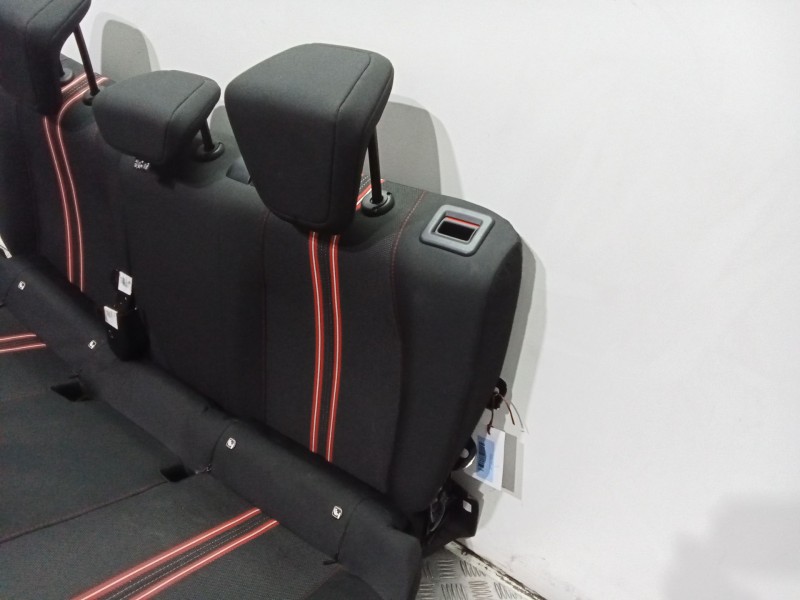 Recambio de asientos traseros para opel corsa f (p2jo) 1.2 (68) referencia OEM IAM   