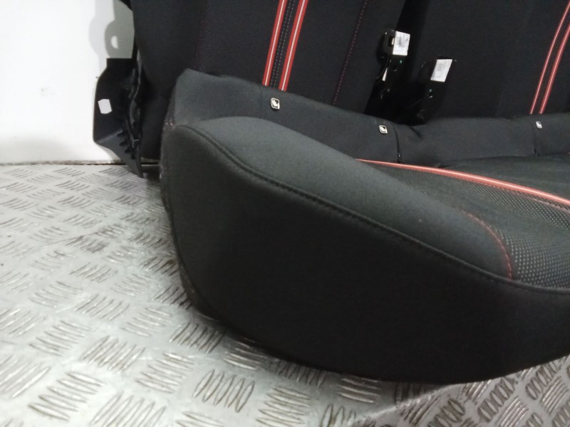 Recambio de asientos traseros para opel corsa f (p2jo) 1.2 (68) referencia OEM IAM   