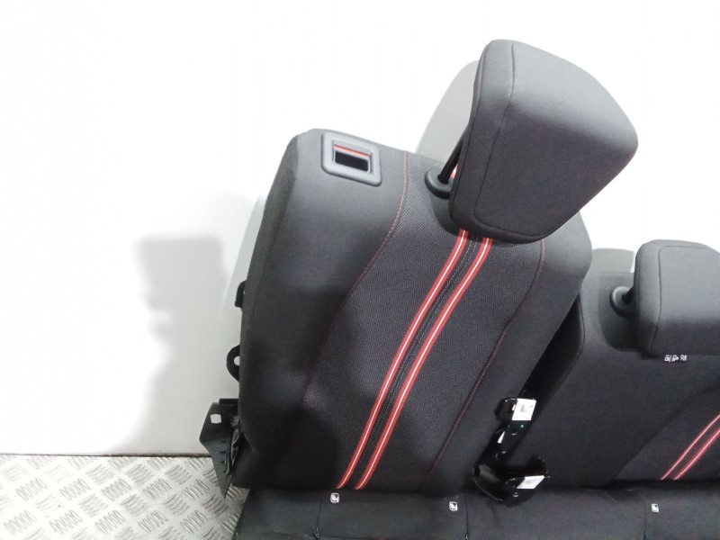 Recambio de asientos traseros para opel corsa f (p2jo) 1.2 (68) referencia OEM IAM   