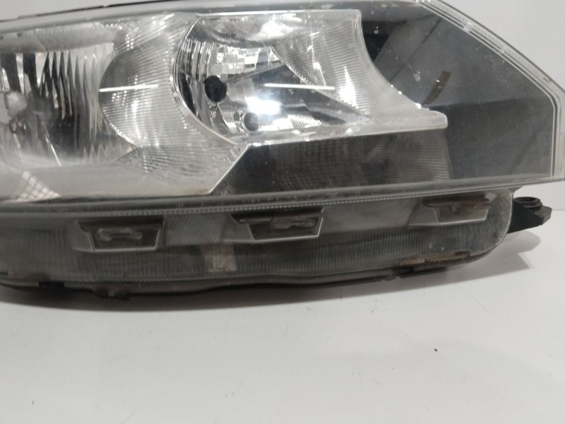 Recambio de faro derecho para skoda rapid (nh3, nk3, nk6) 1.6 tdi referencia OEM IAM 5JB941018   Recambio de faro derecho para skoda rapid (nh3, nk3, nk6) 1.6 tdi referencia OEM IAM 5JB941018