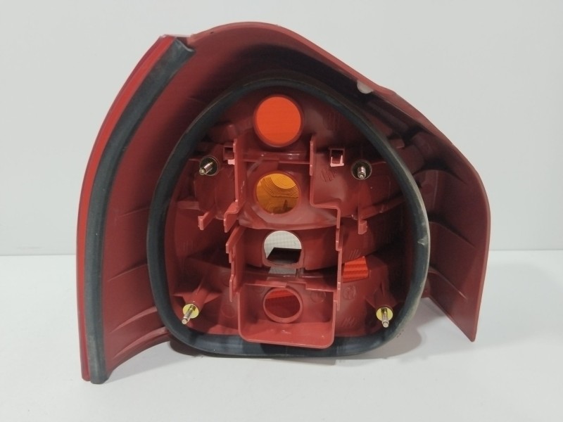 Recambio de piloto trasero derecho para audi a3 (8l1) 1.8 referencia OEM IAM 8L0945096A  