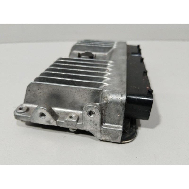 Recambio de centralita motor uce para toyota corolla sedán (_e21_) 1.8 vvti hybrid (zwe211, mzea12) referencia OEM IAM 896610ZS1