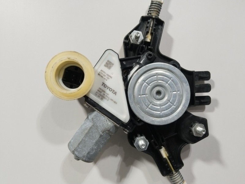 Recambio de elevalunas delantero izquierdo para toyota corolla sedán (_e21_) 1.8 vvti hybrid (zwe211, mzea12) referencia OEM IAM