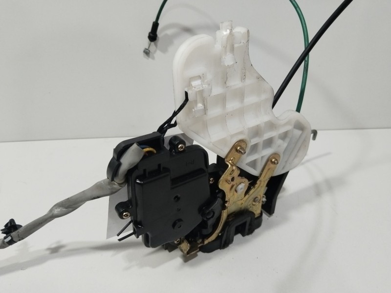 Recambio de cerradura puerta delantera derecha para kia carnival 2.9 crdi vgt active referencia OEM IAM 813204D010  