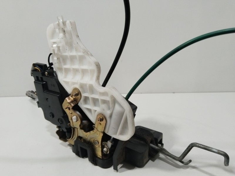 Recambio de cerradura puerta delantera derecha para kia carnival 2.9 crdi vgt active referencia OEM IAM 813204D010  