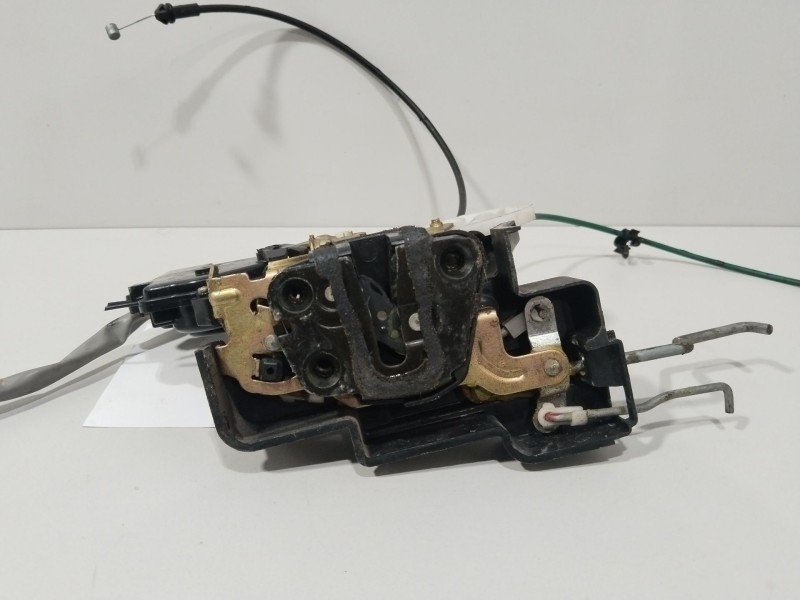 Recambio de cerradura puerta delantera derecha para kia carnival 2.9 crdi vgt active referencia OEM IAM 813204D010  