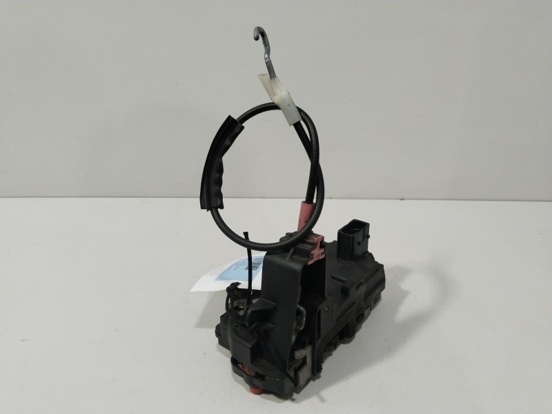 Recambio de cerradura puerta trasera derecha para opel astra h berlina cosmo referencia OEM IAM 13210739  