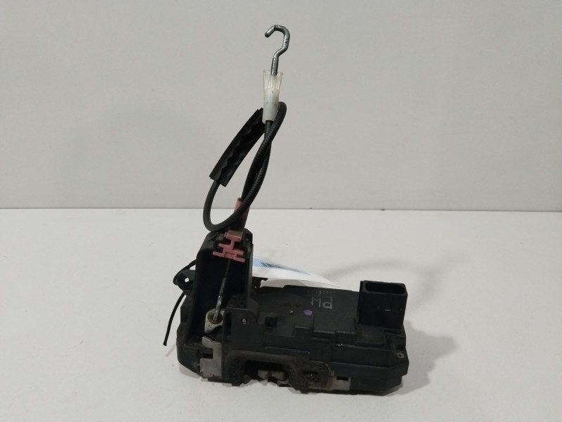 Recambio de cerradura puerta trasera derecha para opel astra h berlina cosmo referencia OEM IAM 13210739  