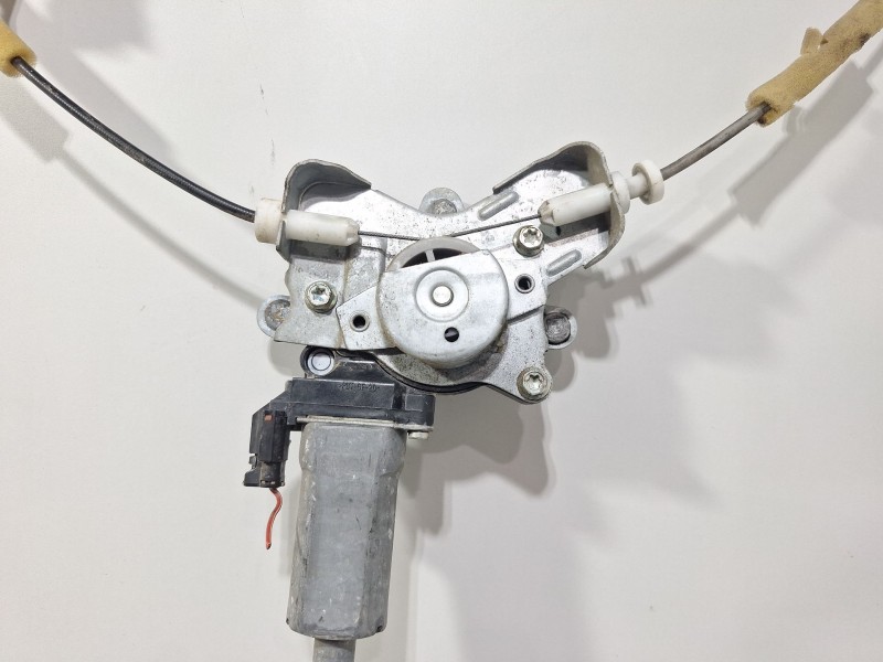 Recambio de elevalunas trasero izquierdo para ssangyong rodius i 2.7 xdi referencia OEM IAM 7333021001  